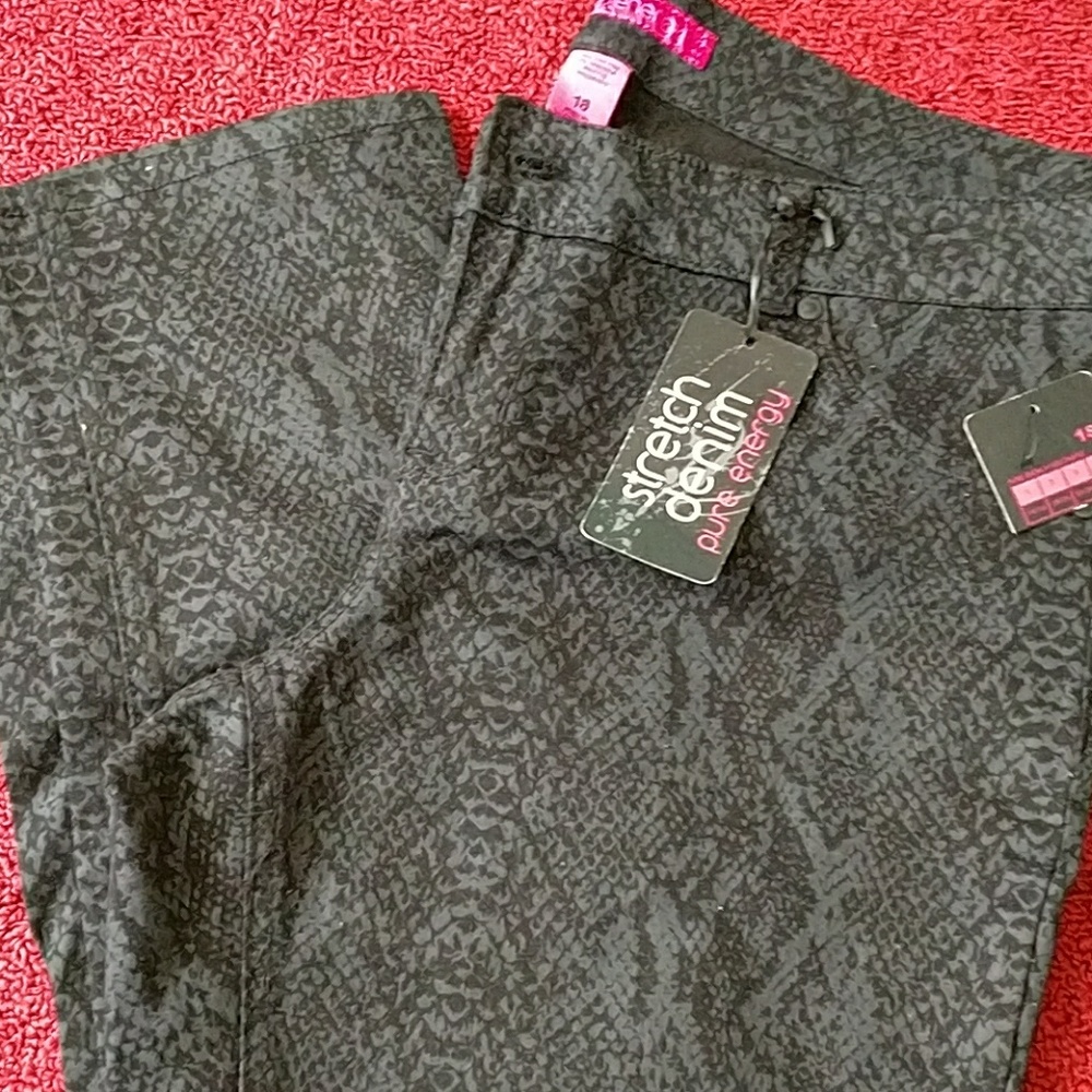 *donated* NWT Stretch Denim wants